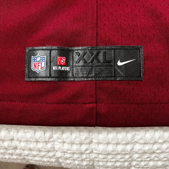 PRE-OWNED/USED Nike Washington Redskins Griffin III #10 Jersey - Picture 7 of 13